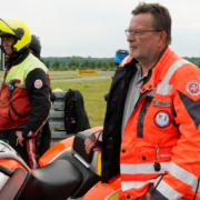 Fahren, bremsen, ausweichen - und helfen! Fahren, bremsen, ausweichen - und helfen! – Fahrtraining JUH