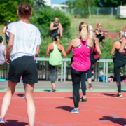 Sport auch mit Kontakt in festen Kleingruppen ab Montag wieder möglich - bis zu 500 Zuschauer erlaubt – sport2