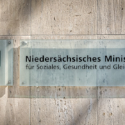 Land öffnet ab 26. April Terminvergabe für Impfungen mit AstraZeneca für Niedersächsinnen und Niedersachsen, die älter sind, als 60 Jahre – Niedersächsisches Sozialministerium