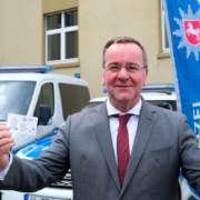 Neuer elektronischer Dienstausweis für die Polizei Niedersachsen – Neuer Dienstausweis für Polizei