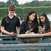 Leibnizschüler*innen auf der Suche nach Leibniz´ Vermächtnis im Großen Garten – BGP 5835
