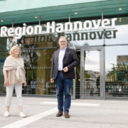 Auf allen Ebenen: Neuer Zugang macht Regionshaus barrierefrei – Barrierefrei Region Hannover