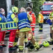 Sattelzugmaschine kollidiert mit Linienbus in Langenhagen – BGPress 0670 2