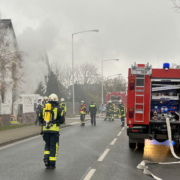 Großeinsatz durch Feuer in Sehnde – Sehnde FF 291121