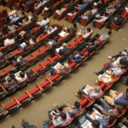 Regelstudienzeit wird in Niedersachsen erneut um ein Semester verlängert – Auditorium