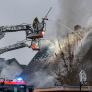 Polizistin entdeckt Brand – Brand Heidelbeerweg
