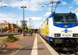 Metronom am Bahnsteig