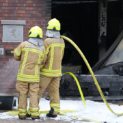 Hoher Sachschaden nach Garagenbrand am Weidendamm – Brand Weidendamm mf