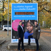 Weltbevölkerungsuhr auf dem Zoo-Parkplatz in Hannover
