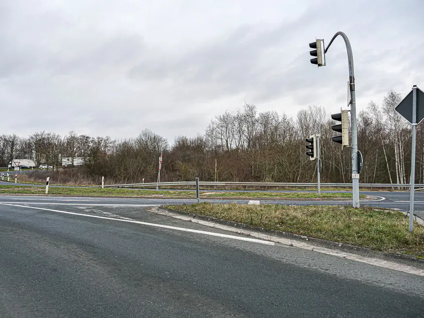 Ein zweiter Verdachtspunkt liegt an der B443 / B6 in unmittelbarer Nähe der ADAC Geschäftsstelle in Laatzen © Bernd Günther / BG-PRESS.de