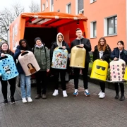 aha Kunst am Papierkorb
