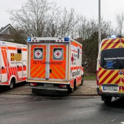 Gleich mehrere Rettungswagen bei einem Einsatz