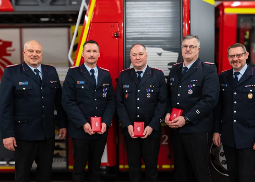 Feuerwehrehrenkreuz in Silber