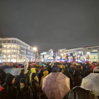 Großdemonstration Opernplatz