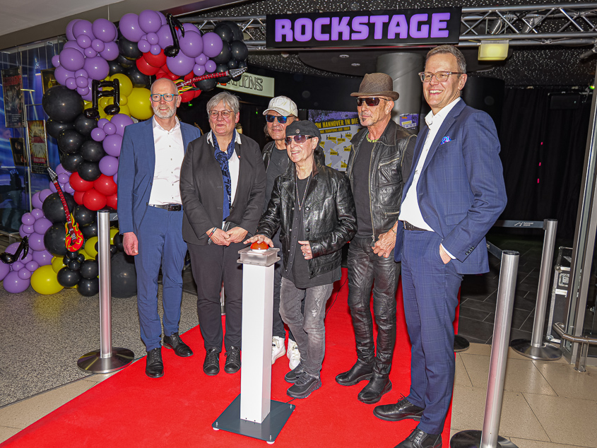 SCORPIONS Rockstage am Flughafen Hannover eröffnet
