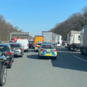 Rettungsgasse zugeparkt