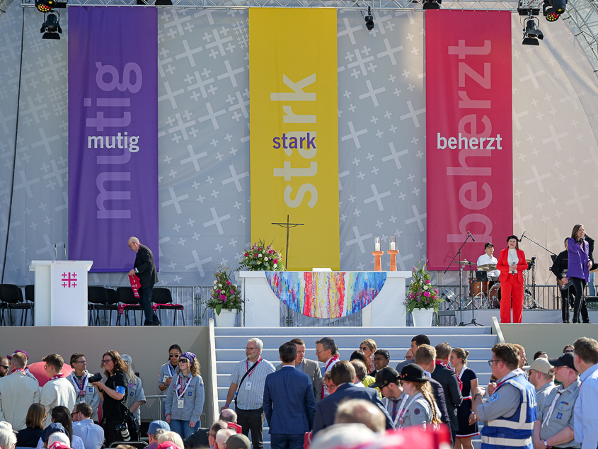 Evangelischer Kirchentag in Hannover eröffnet Kirchentag
