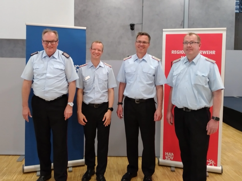 Regionsfeuerwehr Hannover - Alte und neue Führung