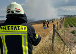 Feuerwehr verhindert Ausbreitung von Flächenbränden Verhinderung eines Flächenbrandes