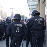 Polizei beobachtet Demo