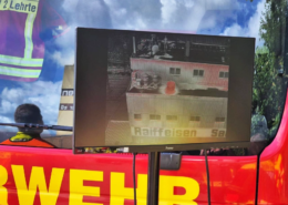 Feuerwehren rücken zu Brand in Industrieanlage aus Drohneneinsatz bei Industriebrand