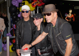Klaus Meine begrüßt Scorpions-Fans an Hannovers Bahnhöfen Klaus Meine