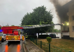 Brand in Berenbostel: Rauchmelder verhindert Schlimmeres Drehleitereinsatz bei Wohnungsbrand