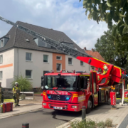 Dachstuhlbrand mit Drehleiter