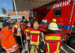 Regionsfeuerwehr übt Waldbrandlage in Scheuen Lagebesprechung