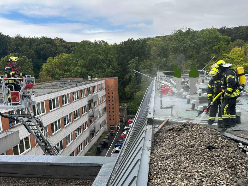 Dachbrand am Krankenhaus Gehrden