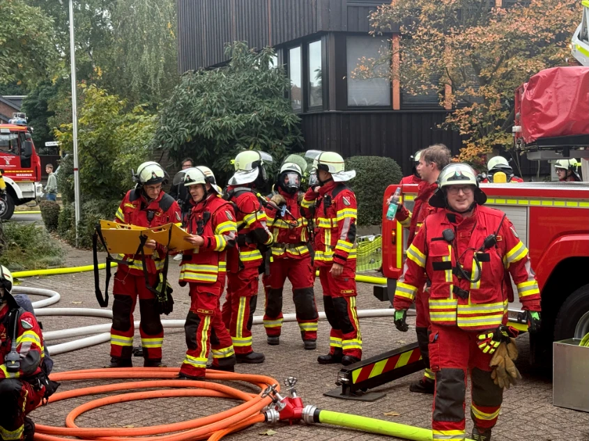 Feuer in Einfamilienhaus in Altwarmbüchen Dachstuhlbrand Altwarmbüchen