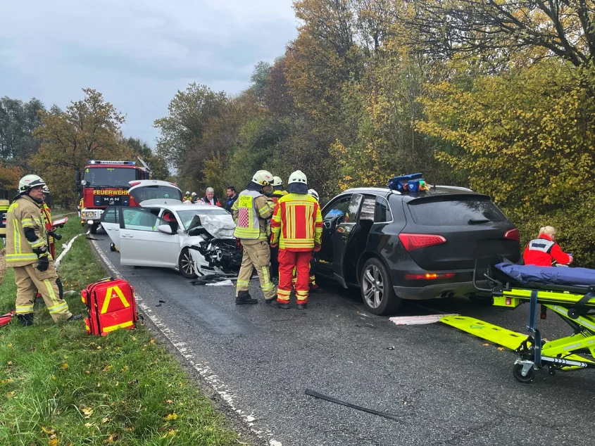 Frontalzusammenstoß auf der L413 bei Sievershausen Einsatzstelle auf der L413 bei Sievershausen