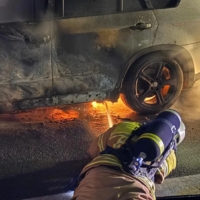 PKW brennt auf der B522 vollständig aus PKW Brand in Langenhagen