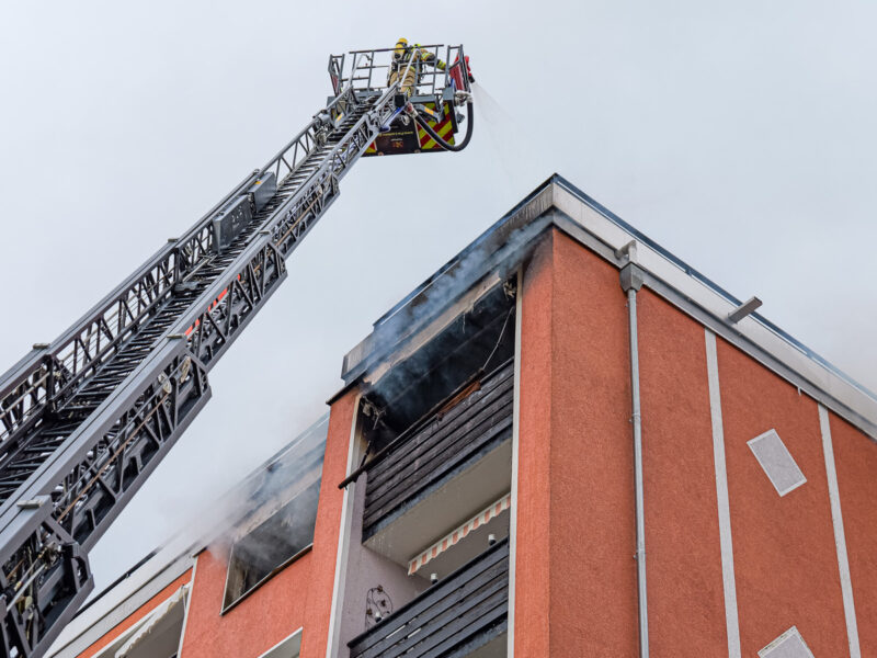 Wohnungsbrand in Pattensen Großbrand in Pattensen: Wohnhaus evakuiert – BGPress 20251210 1328 BGPRESS 1353397