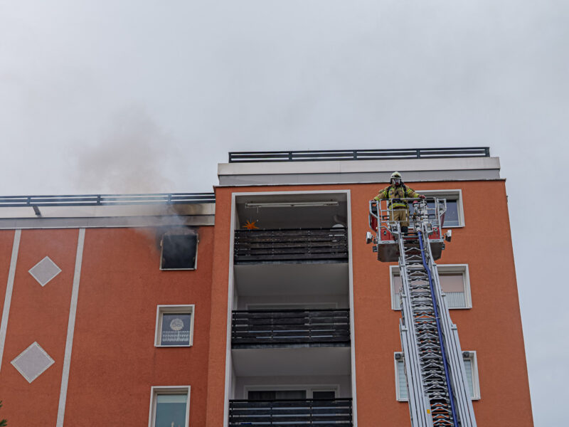 Wohnungsbrand in Pattensen Großbrand in Pattensen: Wohnhaus evakuiert – BGPress 20251210 1332 BGPRESS 1353400