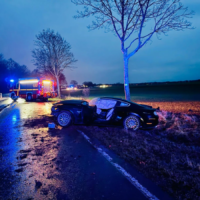 Verkehrsunfall auf B441: Feuerwehr sperrt Bundesstraße UNfall auf B441 bei Wunstorf