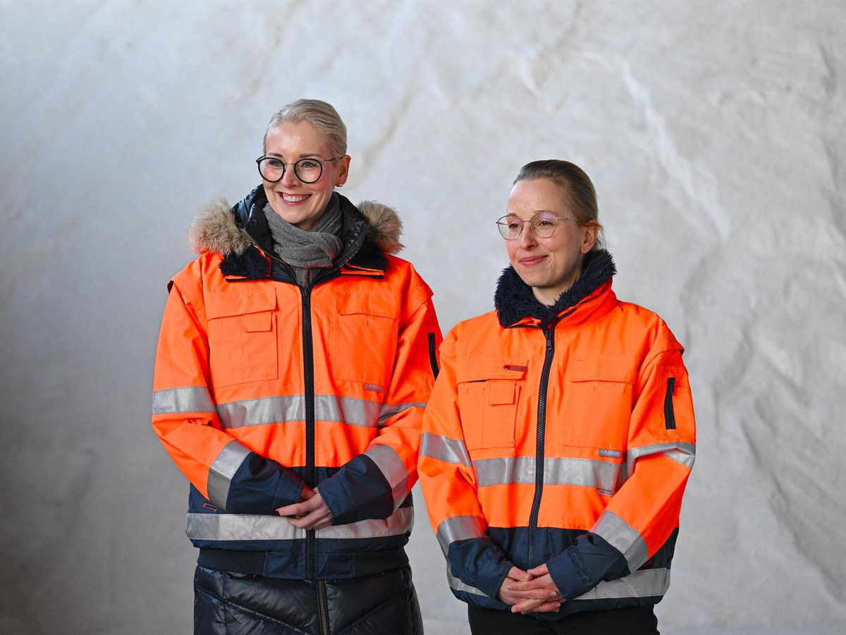 Gfin aha und Einsatzleiterin vor Salzberg