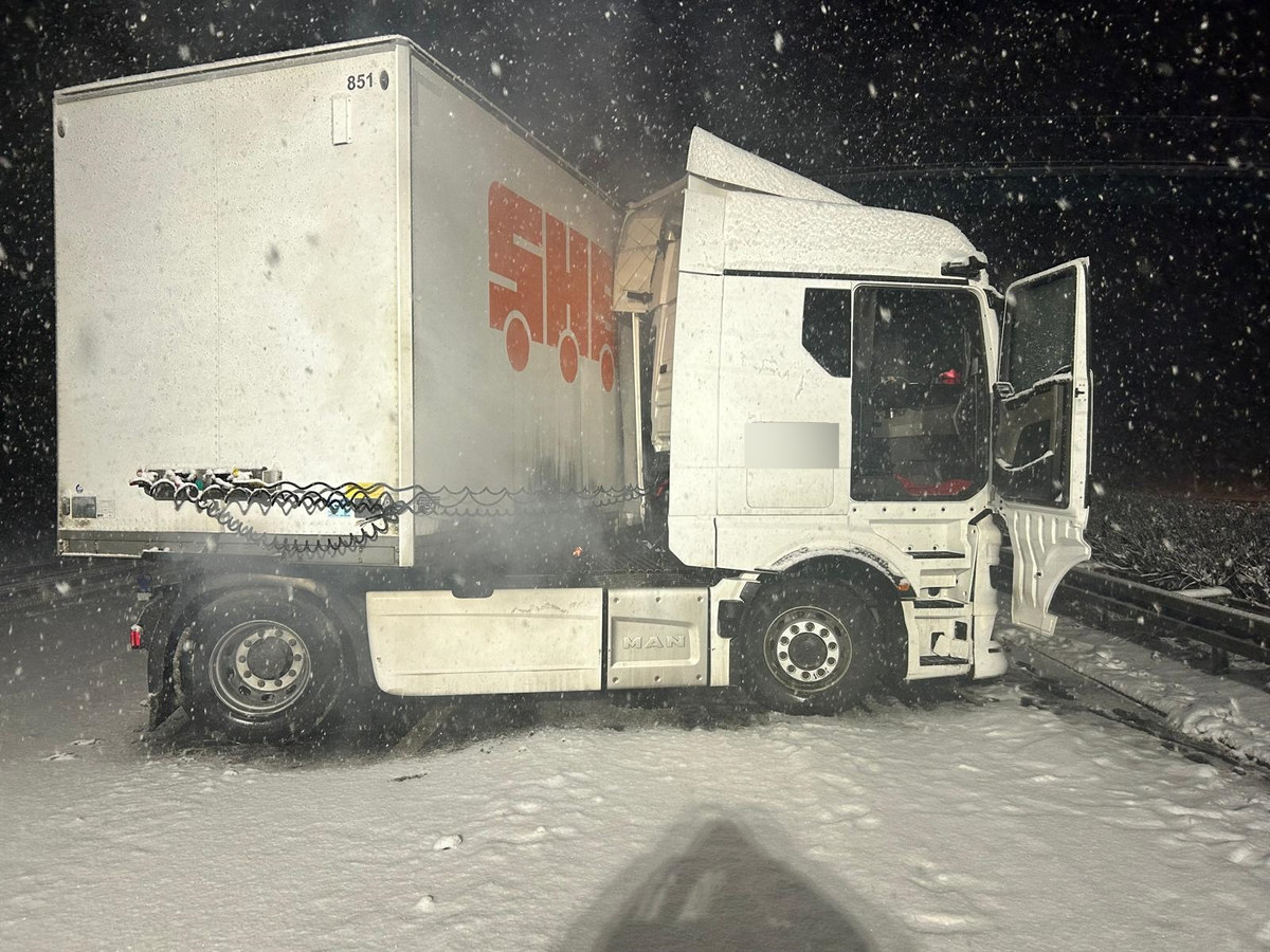 Fehlende Rettungsgasse nach UNfall auf A2