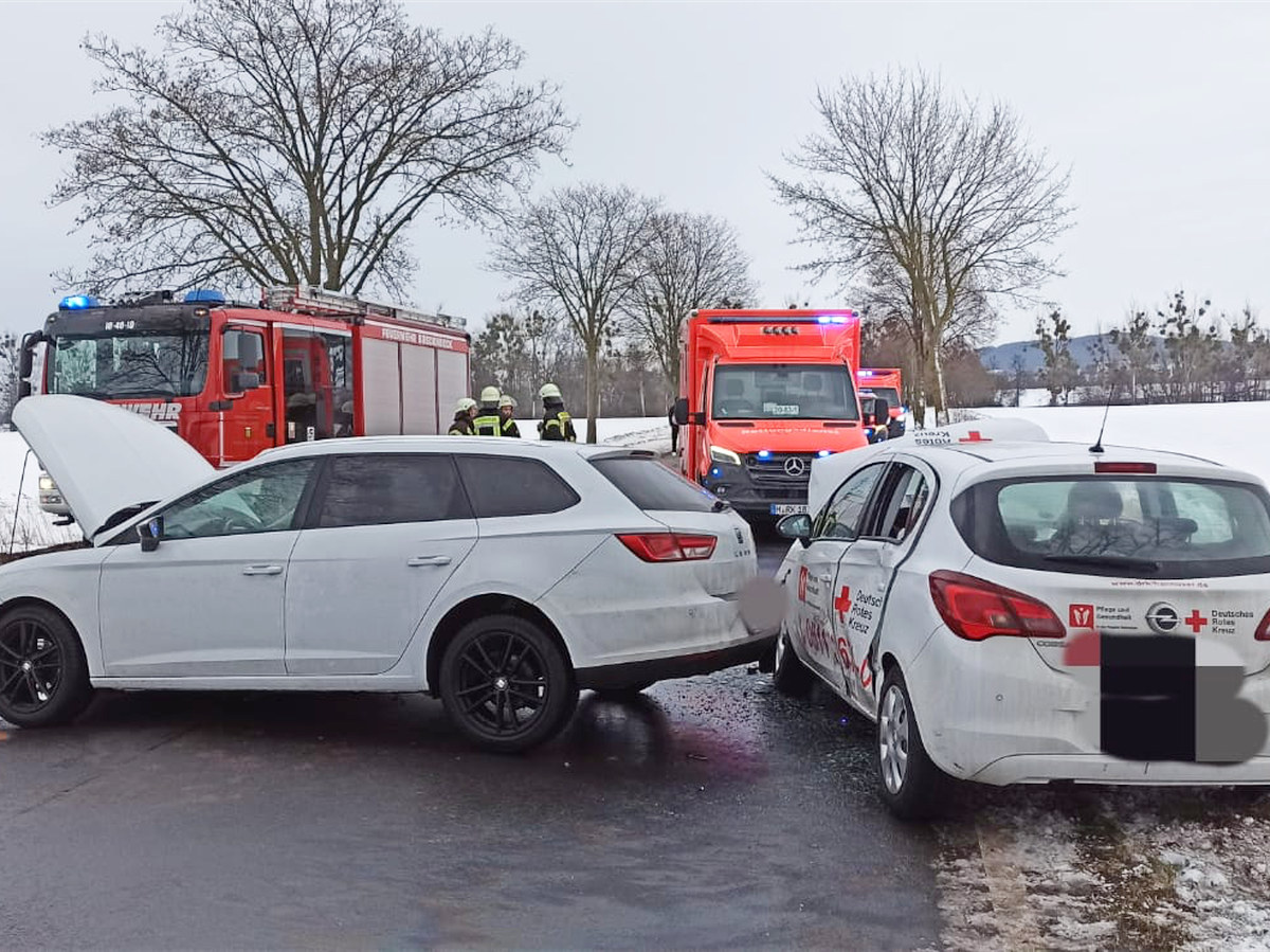 Frontalzusammenstoß auf L390 bei Bredenbeck Frontalzusammenstoß auf L390 bei Bredenbeck.