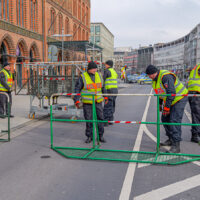 Polizei schützt NATO-Übung am Alten Rathaus Absperrmaßnahmen Polizei