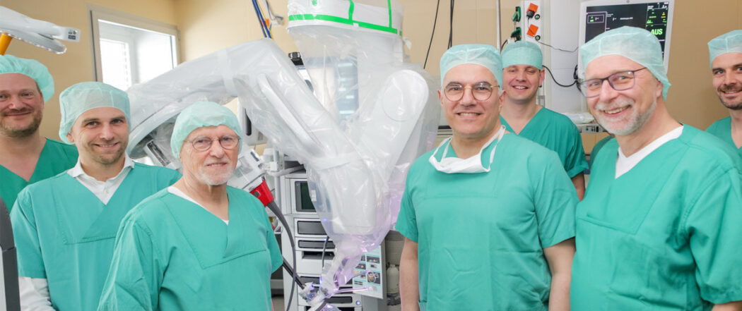 OP-Roboter für MHH stärkt Herzchirurgie in Hannover Mediziner vor dem neuen OP Roboter