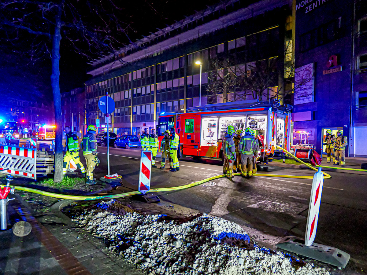 Tiefgaragenbrand Hannover: Drei Autos zerstört – BGPress 20260404 0231 BGPRESS 1375945