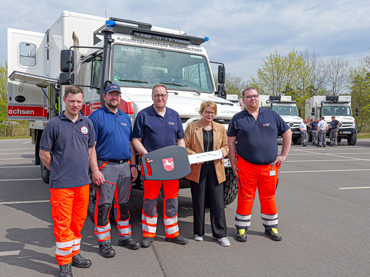 Katastrophenschutz Niedersachsen: Neun geländegängige Krankenwagen in Dienst gestellt – BGPress 20260418 1132 BGPRESS 1397706
