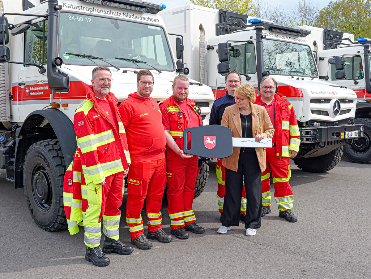 Katastrophenschutz Niedersachsen: Neun geländegängige Krankenwagen in Dienst gestellt – BGPress 20260418 1135 BGPRESS 1397712