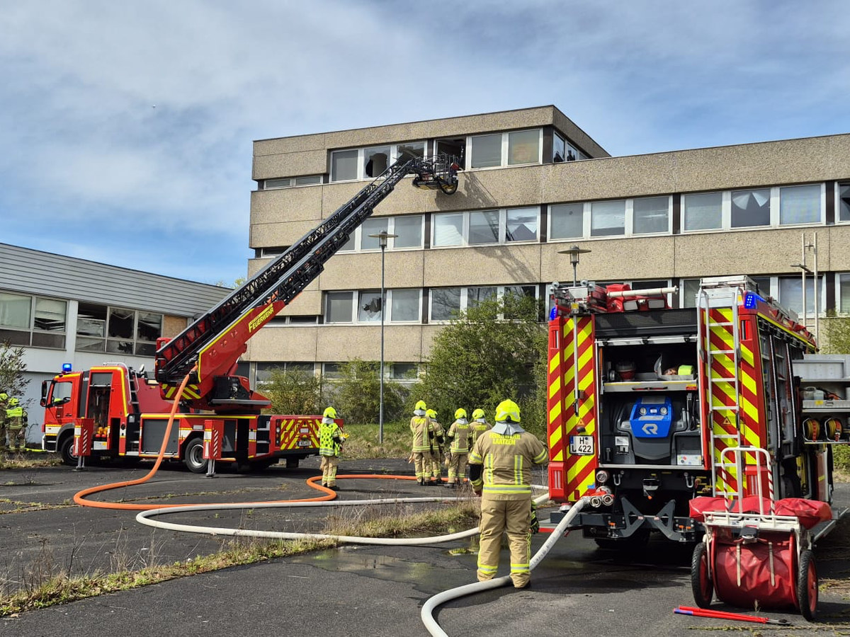 Brand in leerstehendem Gewerbeobjekt in Laatzen
