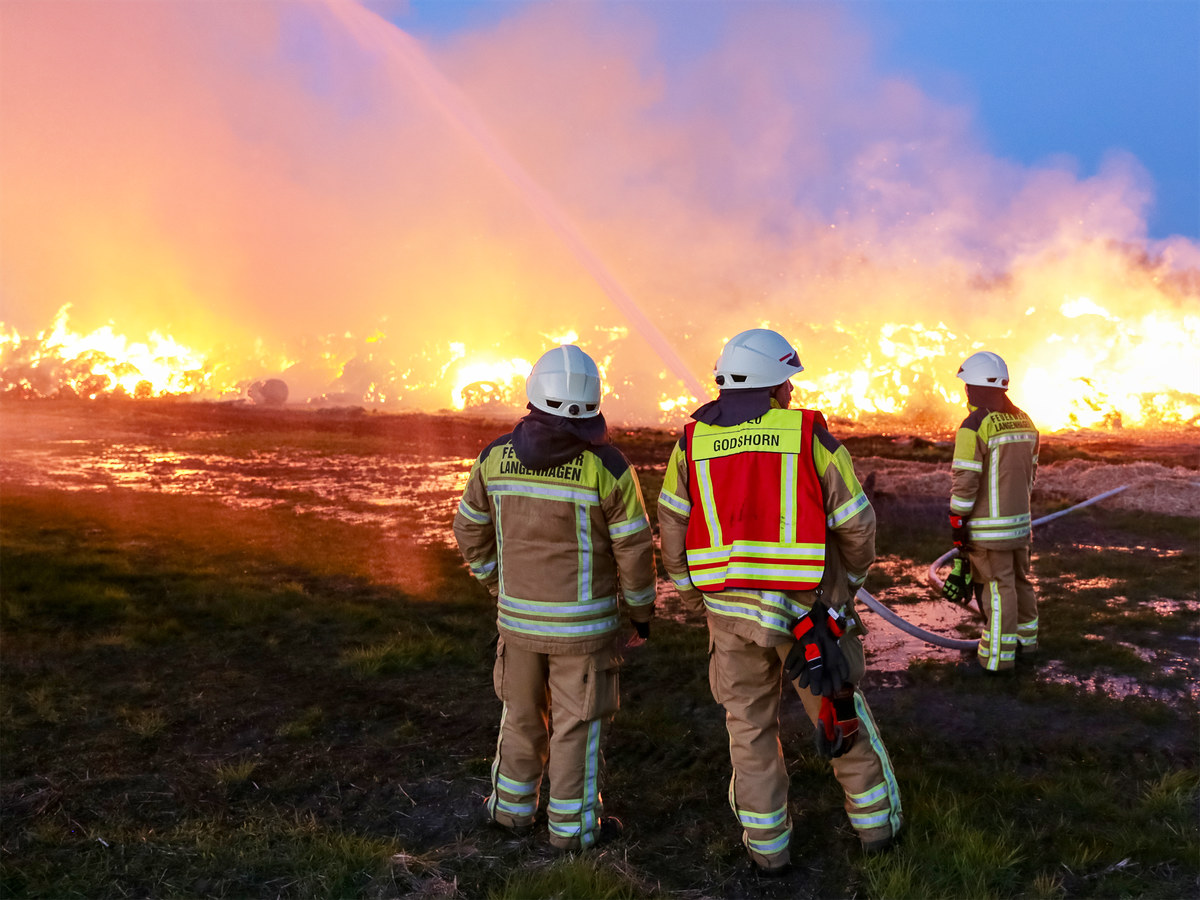 Großer Strohballenbrand in Godshorn