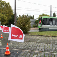Warnstreik der ÜSTRA legt Nahverkehr in Hannover lahm Ver.di Streik bei Üstra