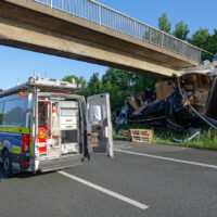 Zwei Tote bei LKW Unfall auf A2