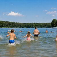 Badesaison KI Symbolbild