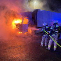 Ausgebrannte Zugmadschine an der A2